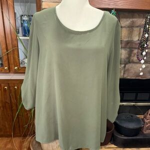 TACERA SIZE LARGE OLIVE GREEN 3/4 SLEEVE BUSINESS CASUAL HI/LO BLOUSE EUC